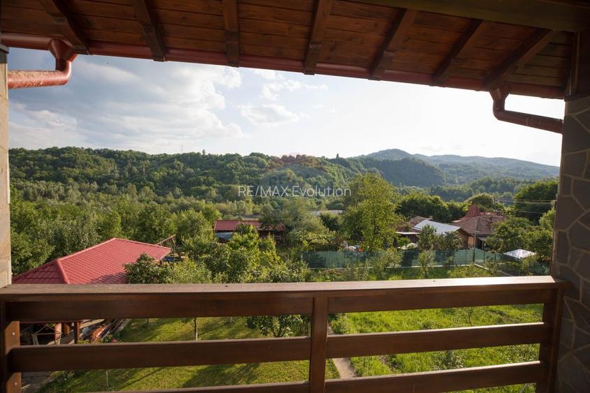 Casă / Vilă cu 8 camere de vânzare - 28