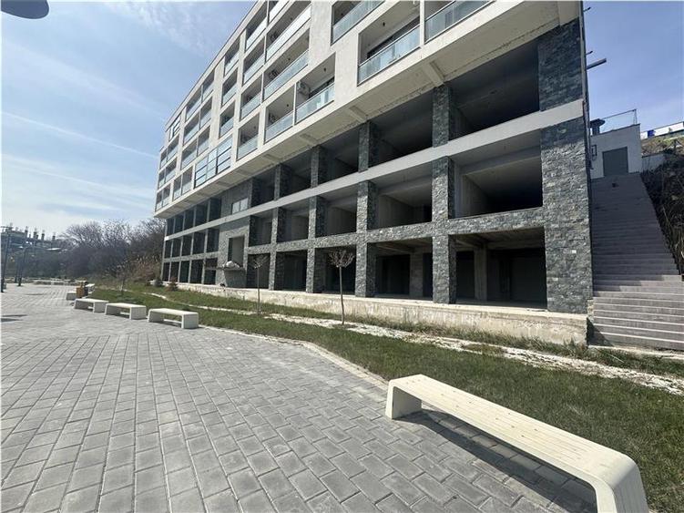 Spatiu Comercial Eforie Nord cu Intrare Directa din Promenada, Situat in Zona cu