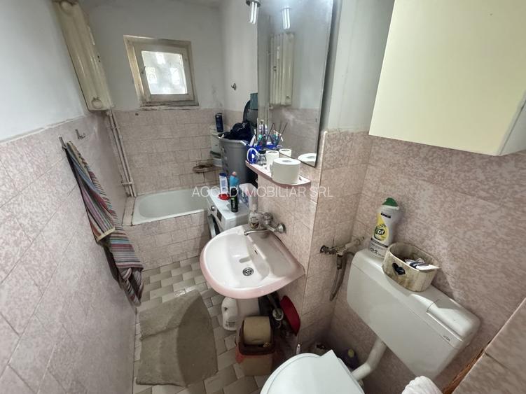 Apartament 2 camere zona Km 4 5 cu Gaze si Boxa - 6
