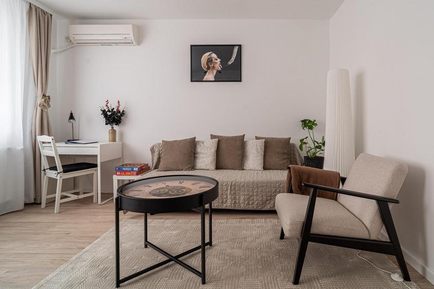 Ateneul Roman | Cismigiu | 2 Camere | Decomandat | Renovat | 2 Balcoane