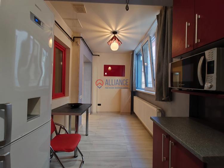 CENTRU TOMIS MALL - 2 Camere stradale in vila interbelica !