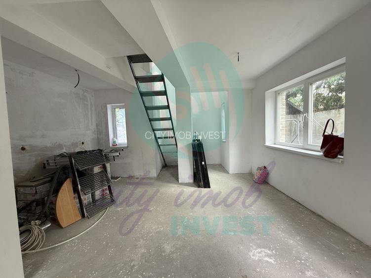 Casa receptionata in 2025 singura in curte - 6