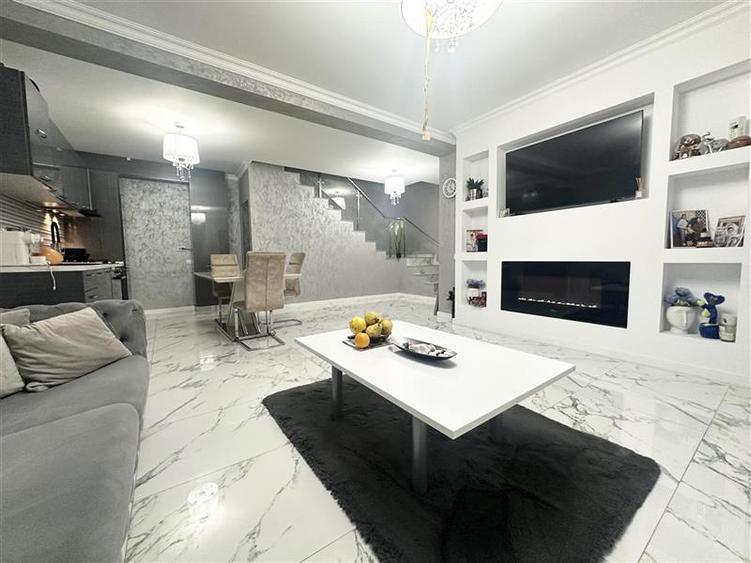 Casa de 300 mp, amplasata pe teren de 500 mp, Mamaia Nord