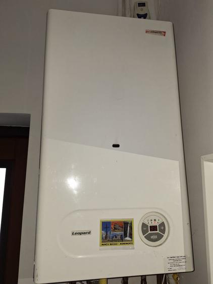 Apartament 4 camere Motilor curte cu 4 familii