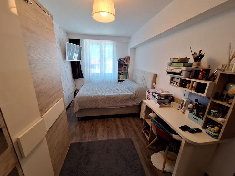 Apartament 3 camere, Jozsef Attila, etaj 2/3, complet renovat