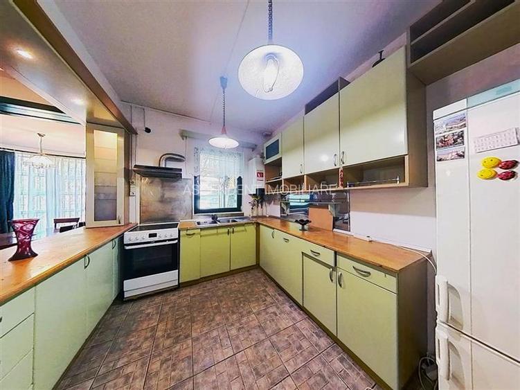 Vila individuala, arhitectura aparte, garaj, terasa,  balcon, Semicentral, Targu - 24