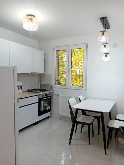 Piata Moghioros,3 minute metrou Parc Drumul Taberei, proprietar, renovat premium