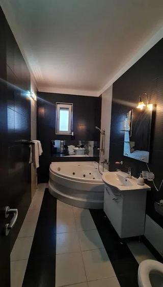 Oportunitate! Penthouse de 60 mp. + teraasă de 60 mp., car. Europa