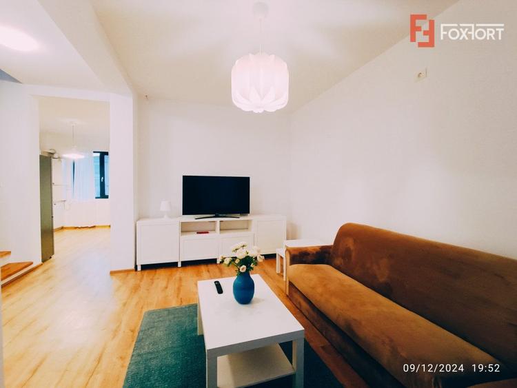 Casa tip triplex cu priveliste de vis in Giroc - V7245