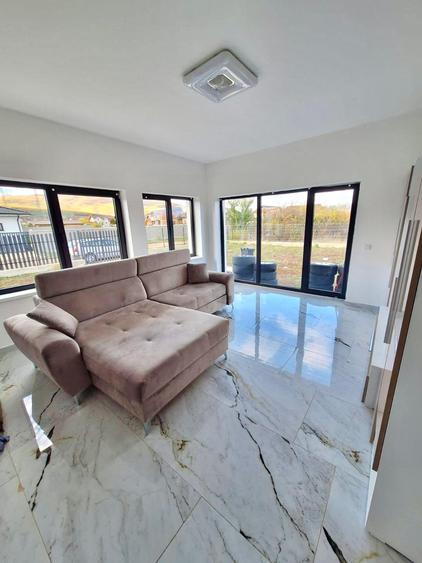 Casā modernă de vânzare, 3 camere, 2 băi, zona Cetate