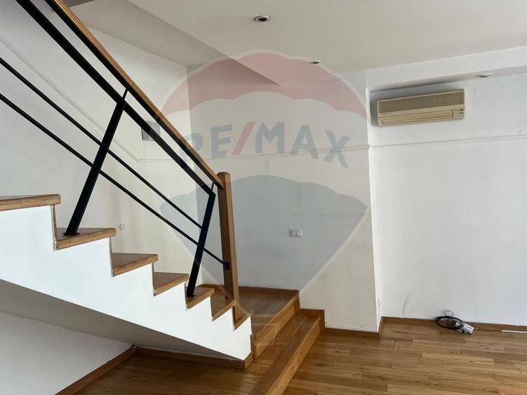INCHIRIERE Apartament cu 3 camere tip duplex in zona Nordului