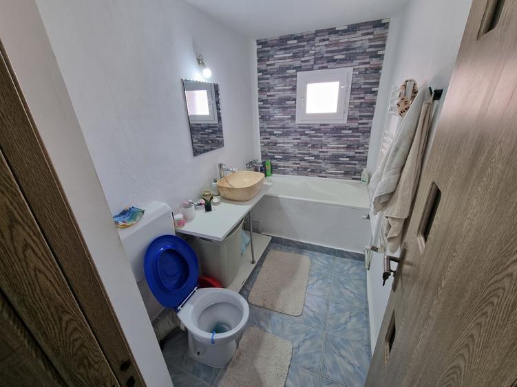 Apartament decomandat 2 camere zona CET
