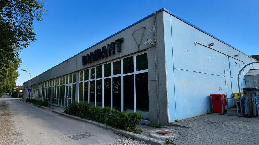 Oportunitate de Investiție în Reșița: Spațiu Comercial+Teren/Vizibilitate maxima