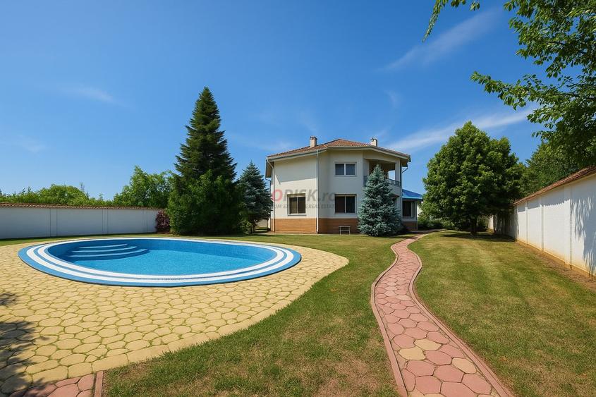 Grand Residence | 4.500 mp teren pe stradă principală