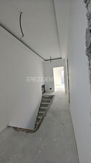 Casa stil duplex - zona Corbeanca
