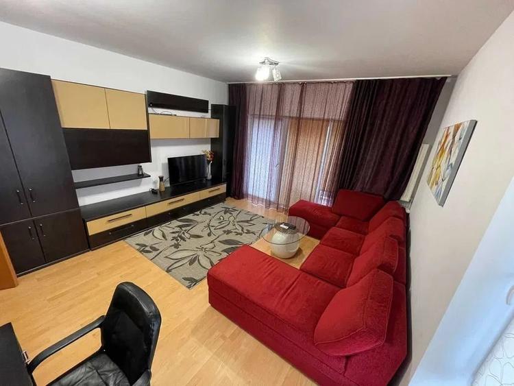 Inchiriez apartament 2 camere, decomandat, etaj 5/8, 65 mp, in bloc nou