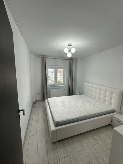 Apartament modern 4 camere 92 mp utili 2 băi zona Centrala
