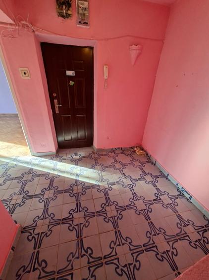 Apartament cu 2 camere decomandat, etaj 3/8, zona Dacia