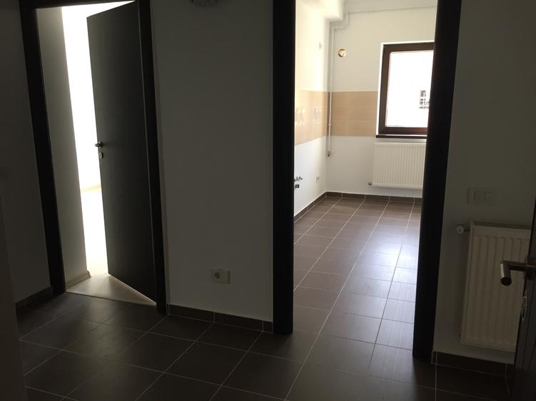 Apartament decomandat 2 cam LA CHEIE!