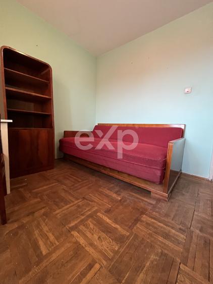 Apartament 3 camere dec 2 băi etajul 3 central Gaesti