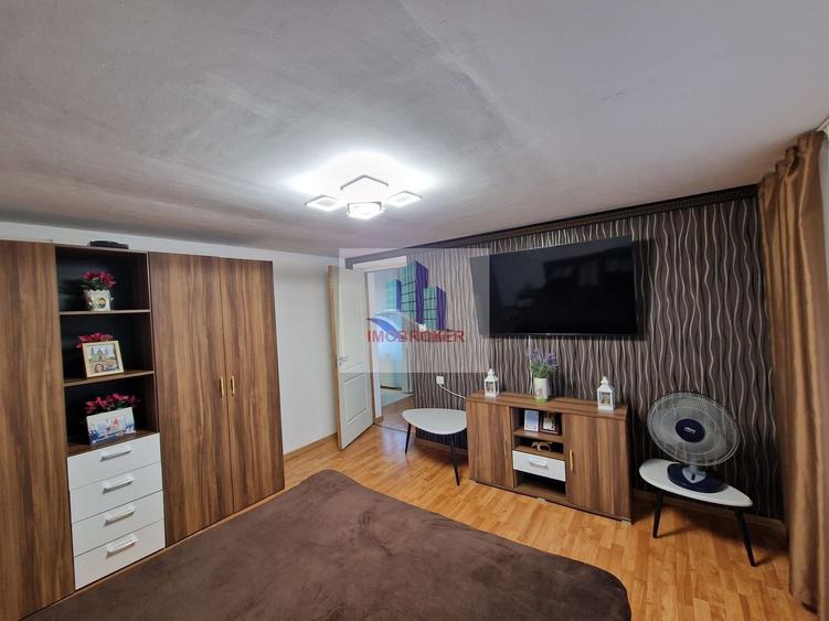 Casa P+M in zona Dealuri Oradea - ideala pentru 2 familii!