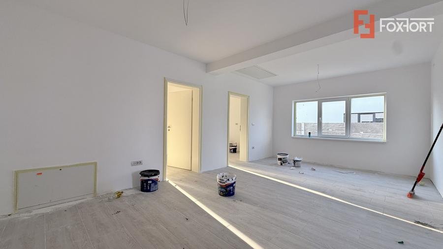Duplex de vanzare, 3 camere pe parter + pod - Mosnita Veche