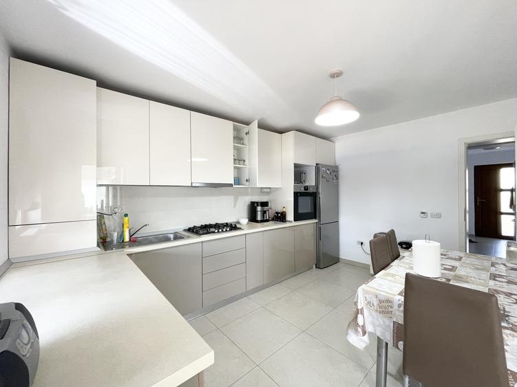 Duplex 4 camere, Mosnita Noua - Super pozitie