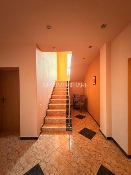 Vilă Spațioasă cu 5 Camere - 360.000 euro- Zona Girocului - 17
