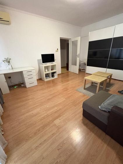Inchiriez apartament 1 camera