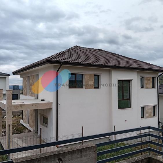 Casa individuala 191 mp cu garaj si terasa, Chinteni