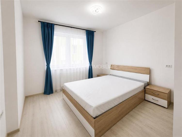 Decomandat, mobilat, utilat, Tractorul, Brasov - 5