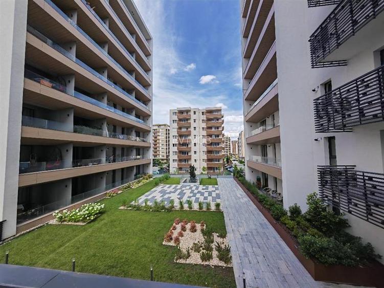 Inchiriem Apartament 3 Camere, Partial Mobilat, Open Space, Tractorul