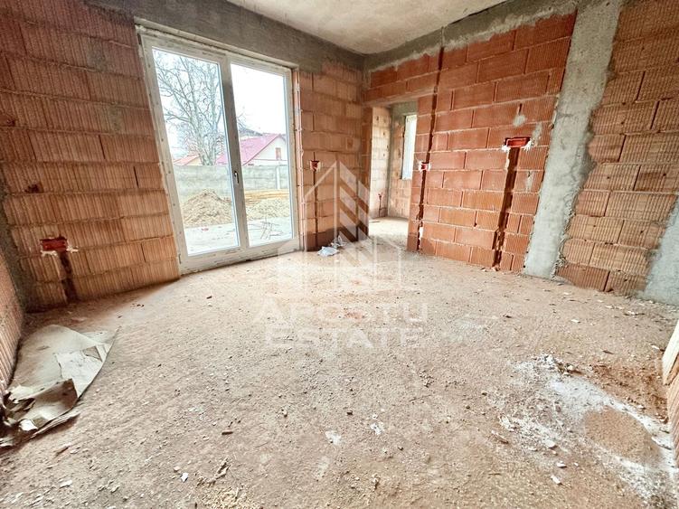 Duplex despartit prin baie si hol cu 3 dormitoare si dressing in Giroc