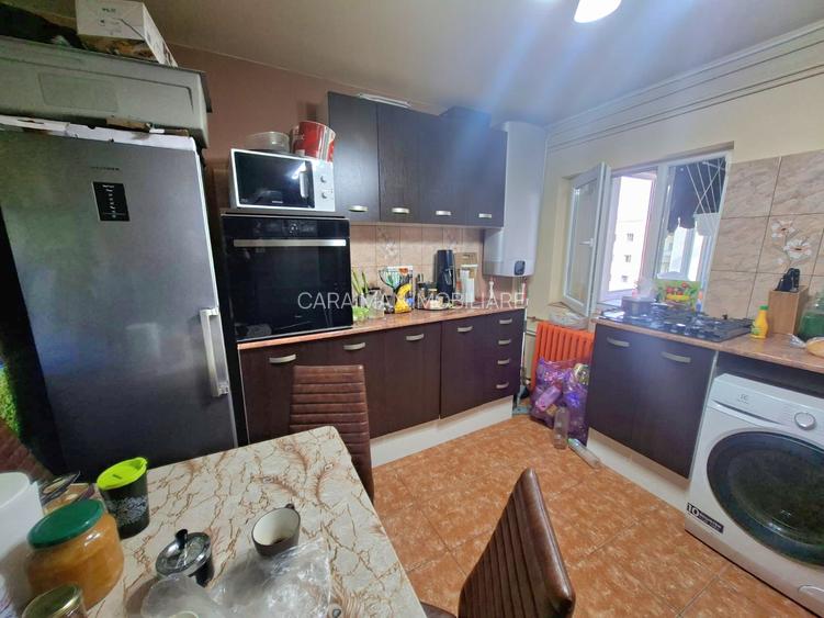 Obor, Colentina, Teiul Doamnei vav Sectia 7 Politie, 15 min., metrou - 17