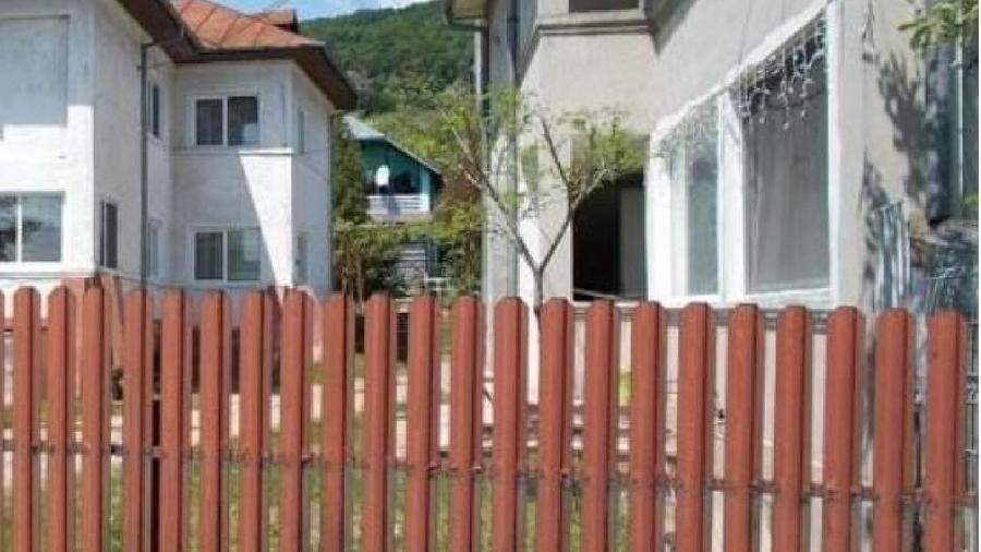 Casa 140 mp + Teren 221 mp, Bujoren - Valcea