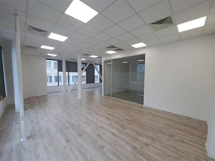 Spatiu comercial, 320 mp utili, situat in zona Centrala!