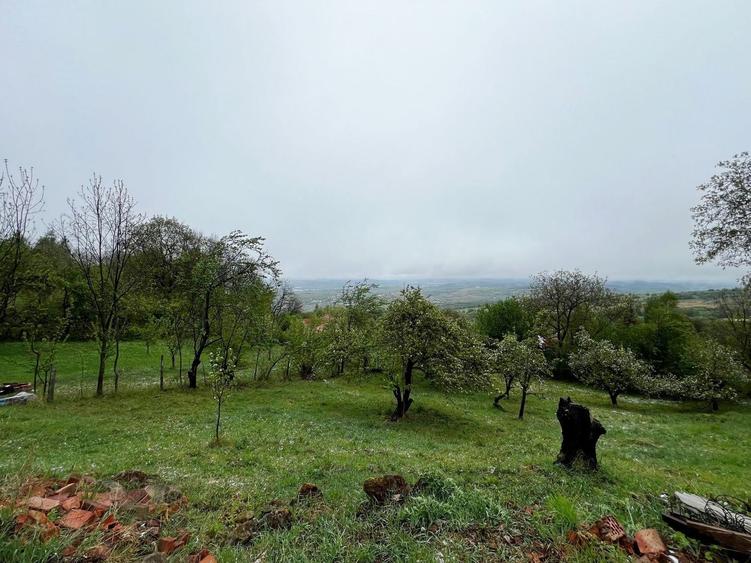 Teren cu panorama asupra Clujului, zona accesibila cu vile- Feleacu