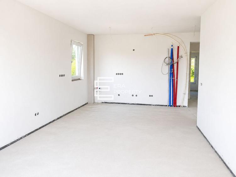 Apartament 3 camere | Etaj 1 | Bloc tip vilă | Cristian | Comision 0%