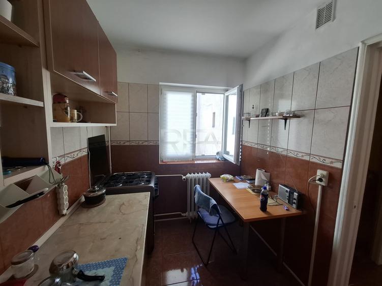 3 camere, decomandat, 9/10, 71 mp-Drumul Taberei