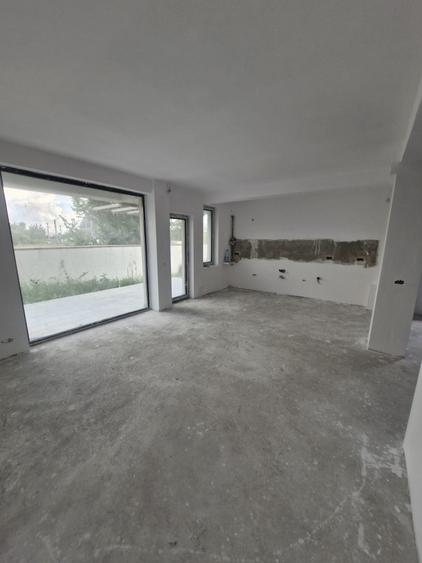 Vila eleganta cu 4 dormitoare, situata la intrarea in Tunari