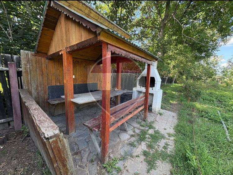 Casă 3 camere, teren 1.651 mp, vedere spre lac, Feldioara