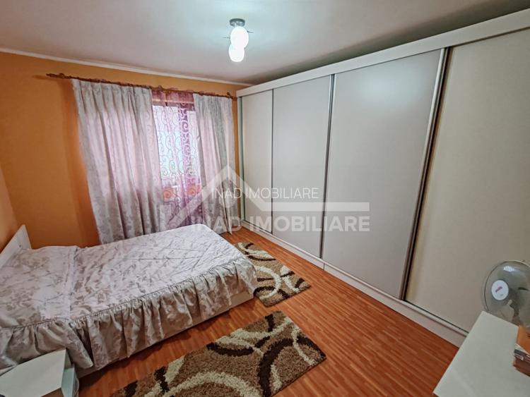 Casa individuala, 100 mp utili, 242 mp teren, Str. Trandafirilor - 16