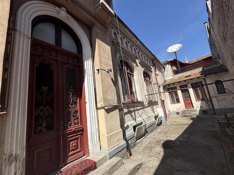 Vanzare casa individuala - Mosilor Parintele Galeriu Bucuresti