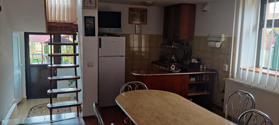 Casa + curte | Campulung Muscel | Central | 5 camere | teren 235 mp