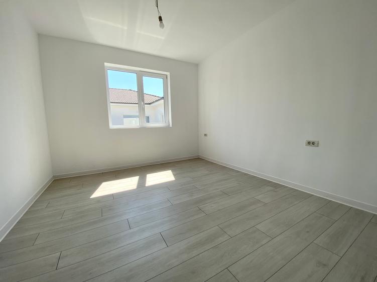 Duplex pe parter langa Timisoara | 3 camere si 2 bai | Perete dublu
