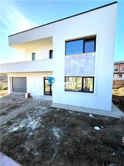 Vila , P+E, Garaj, vedere lac Ezareni, 450 teren Valea Adanca