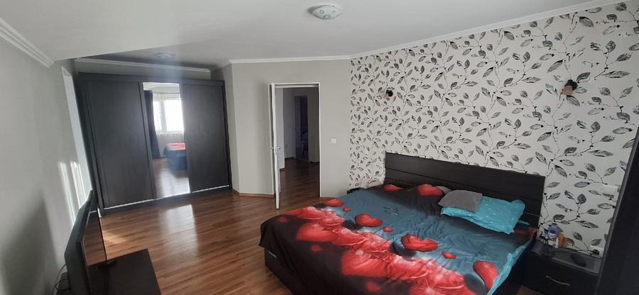 Casă 3 camere, pivniță, curte 464mp