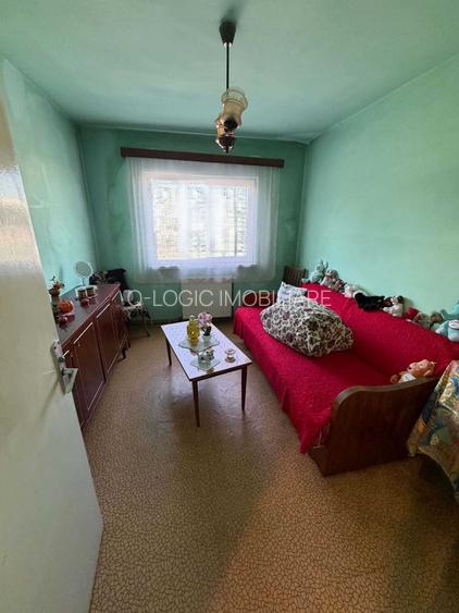 Apartament 3 camere liber la vanzare zona Cerna - 4
