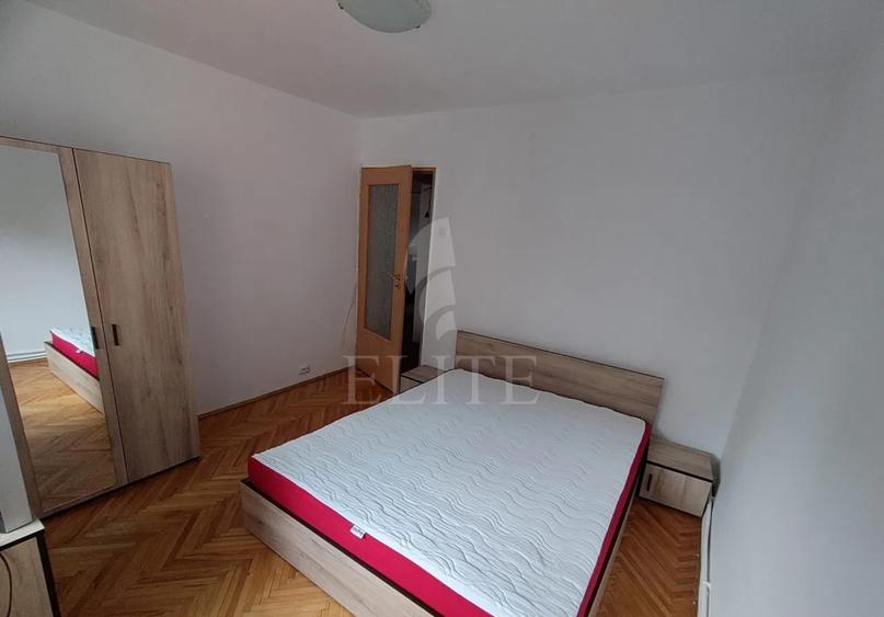 Apartament 4 camere în zona CIPARIU