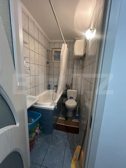 Apartament cu 2 camere, 45 mp, semidecomandat, zona Carpati 1